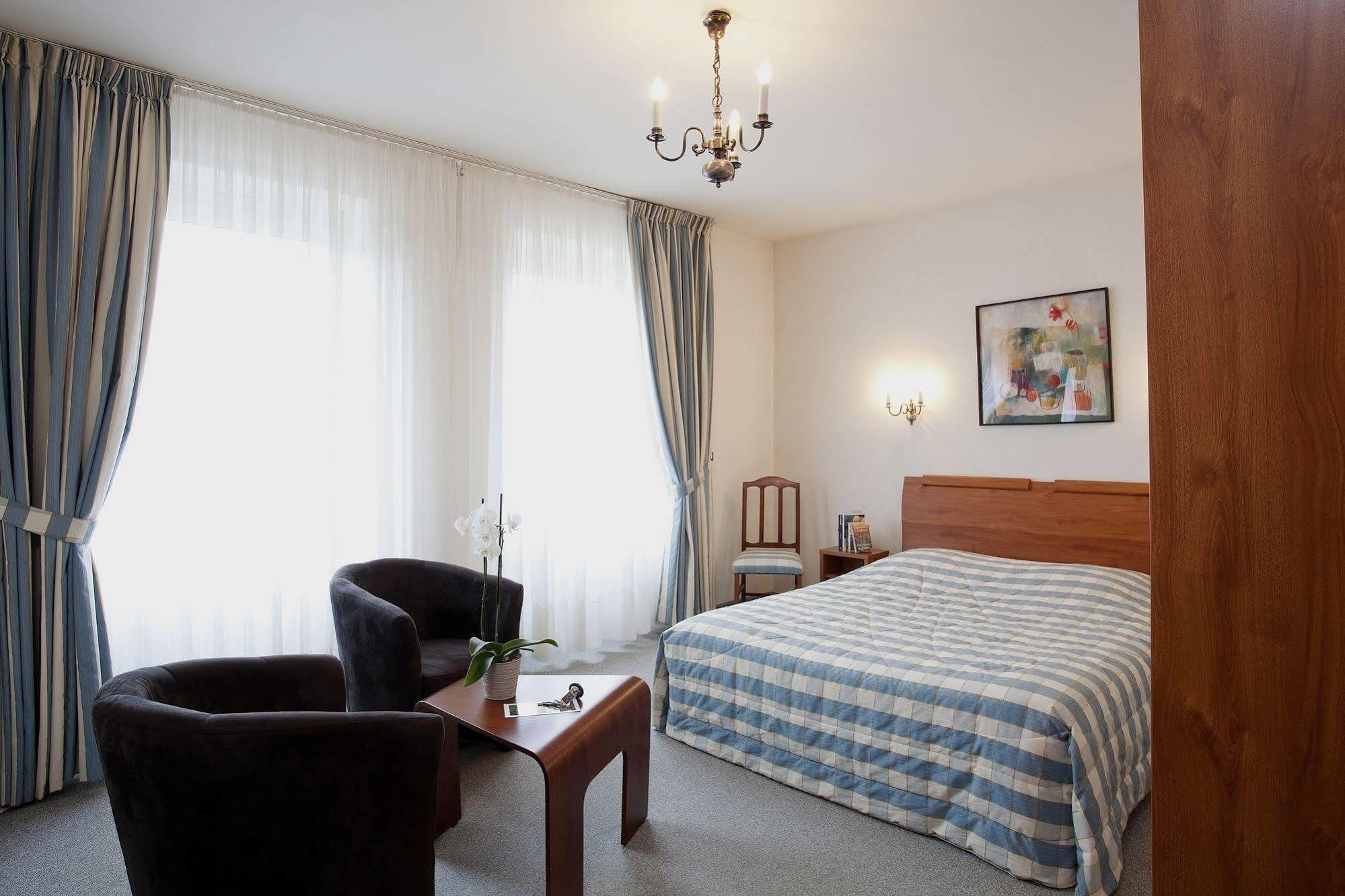 Logis Hotel-Restaurant De La Poste Urmatt Екстериор снимка