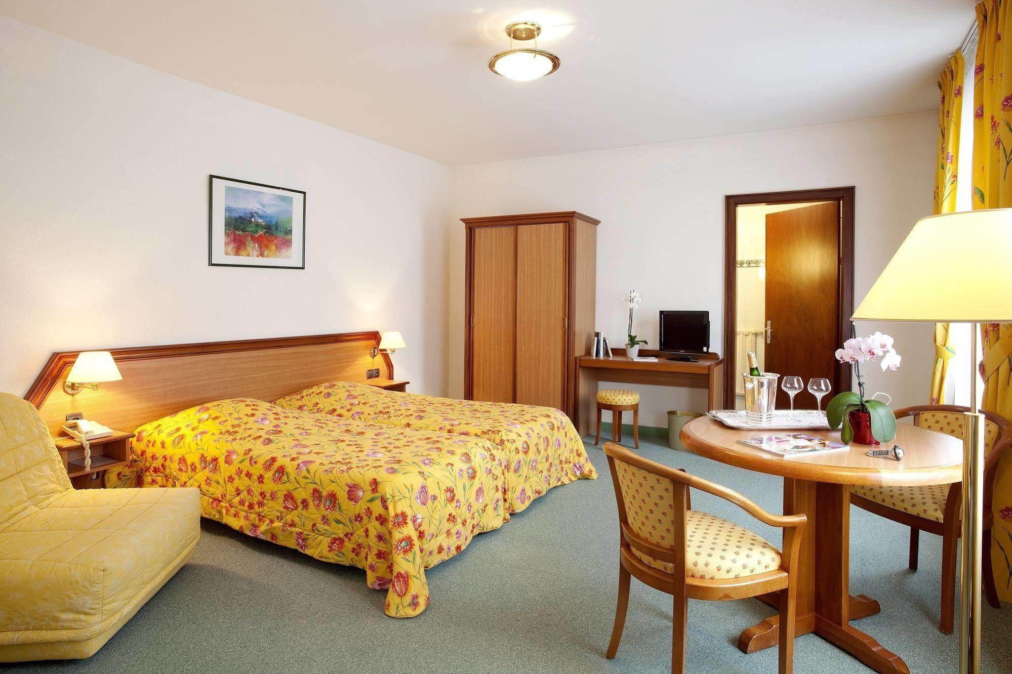 Logis Hotel-Restaurant De La Poste Urmatt Екстериор снимка