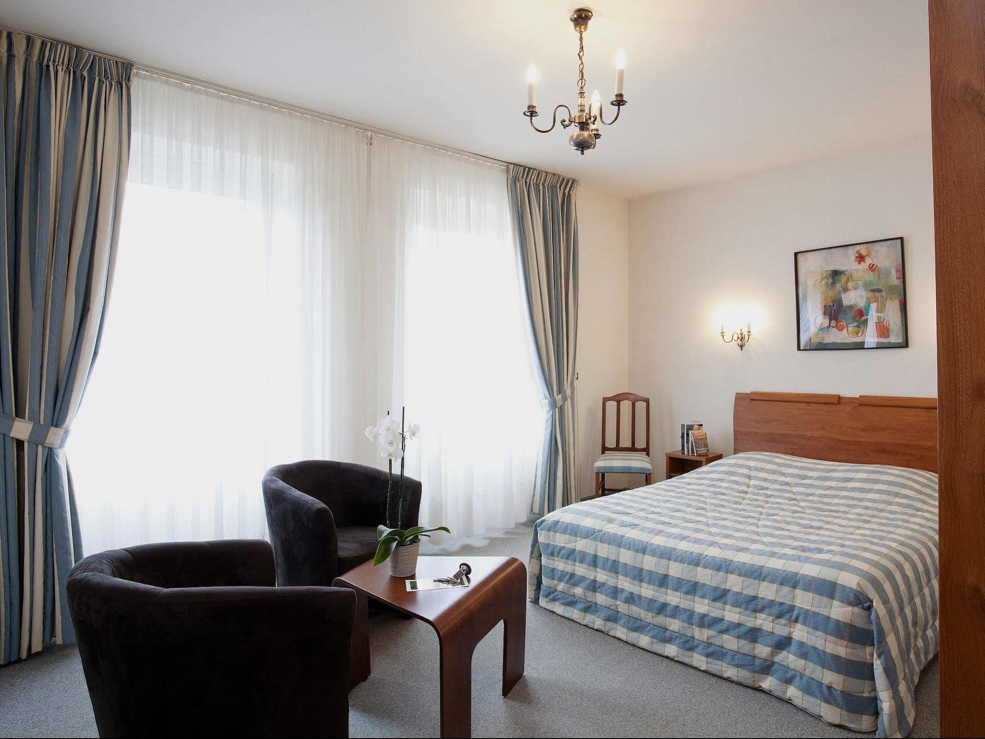 Logis Hotel-Restaurant De La Poste Urmatt Екстериор снимка