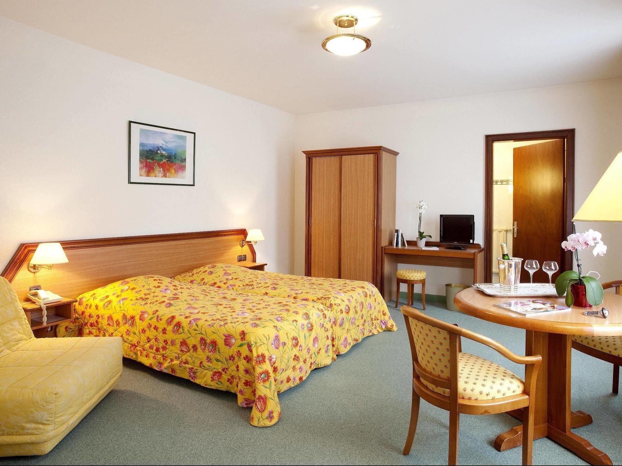 Logis Hotel-Restaurant De La Poste Urmatt Екстериор снимка